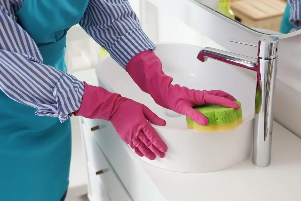 Jak wyczyścić zlew? Kompletny poradnik dla każdego rodzaju materiału